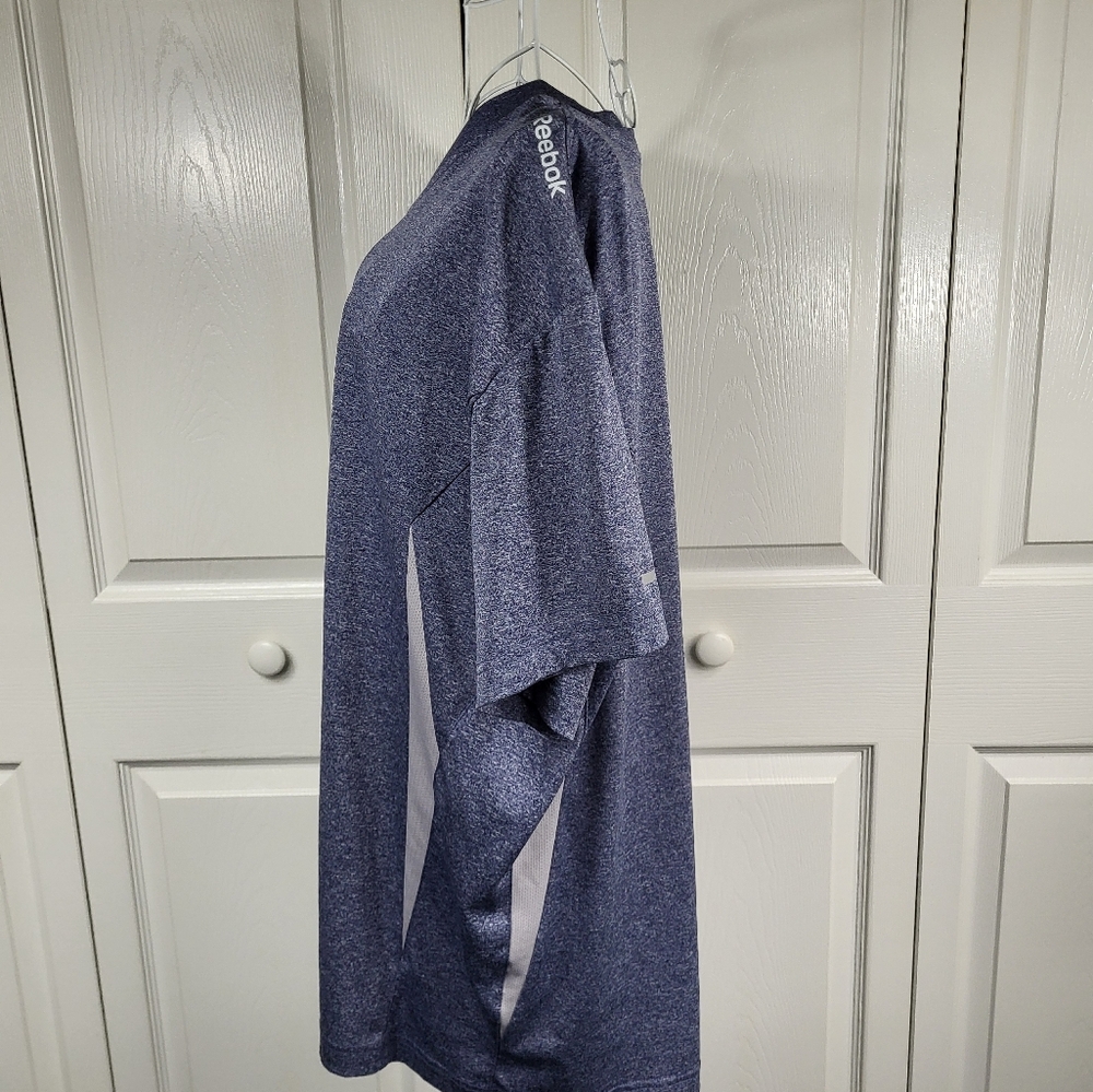 Men's Reebok Shirt XL - Picture 2 of 5